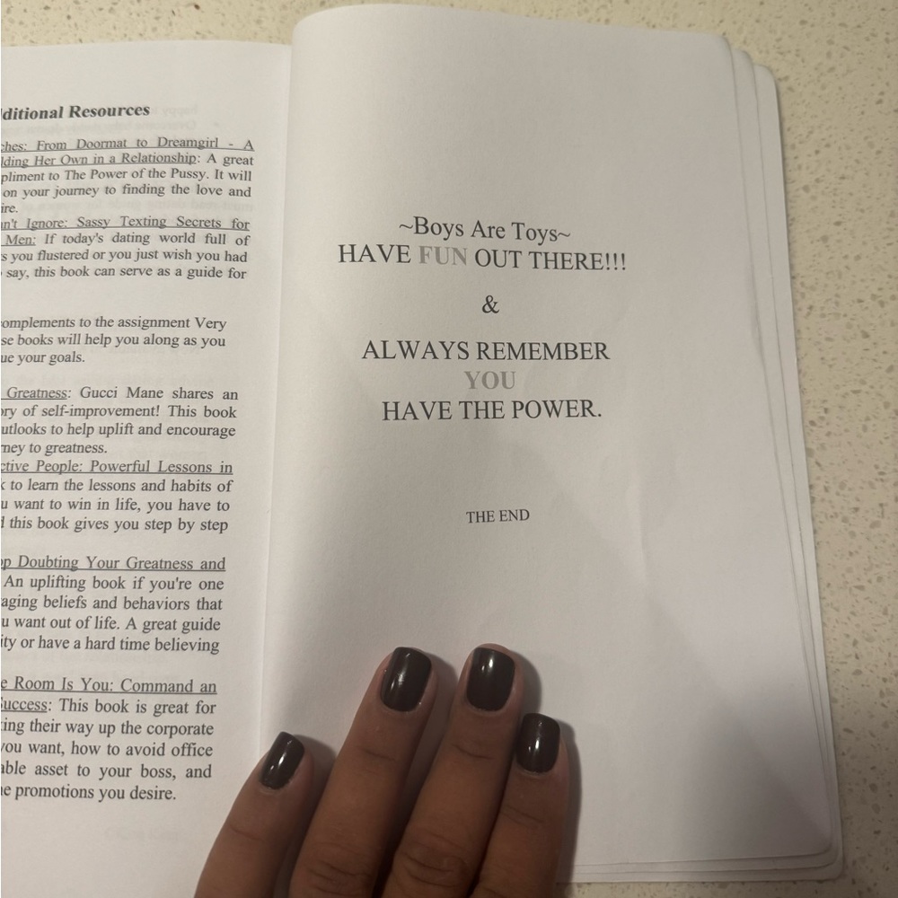 Books - Picture 4 of 4